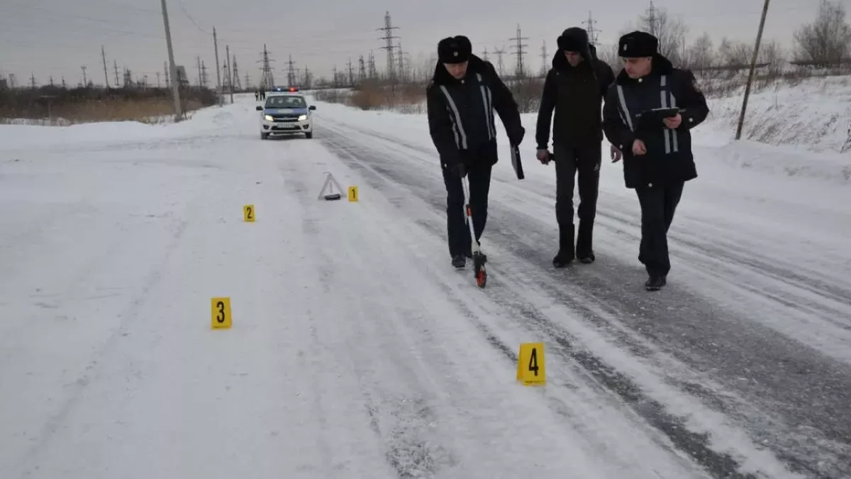 В Актюбинской области столкнулись грузовик и автовоз: погибли двое (ВИДЕО)