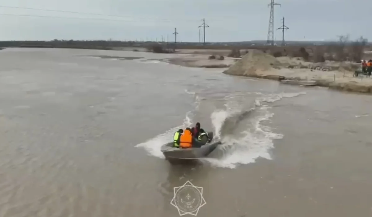 В Актюбинской области снижается уровень воды в реке