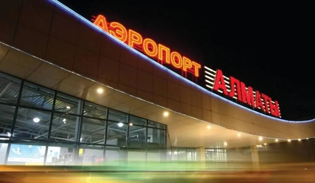 Подросток напугал «бомбой в рюкзаке» на борту самолета в Алматы: авиакомпания подсчитывает убытки