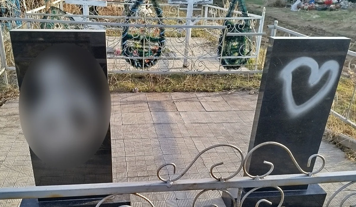 Неизвестные осквернили могилы непристойными рисунками в Макинске