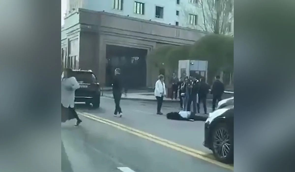 Мужчину сбили на дороге у Дома министерств в Астане (ВИДЕО)