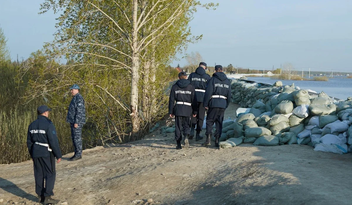 Полсотни военнослужащих Нацгвардии ежедневно патрулируют подтопленные села в СКО