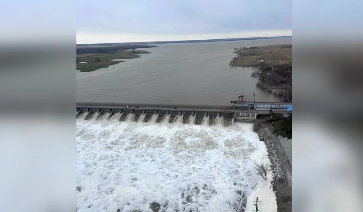 Четыре тысячи кубометров воды ежесекундно сбрасывается из двух водохранилищ в СКО