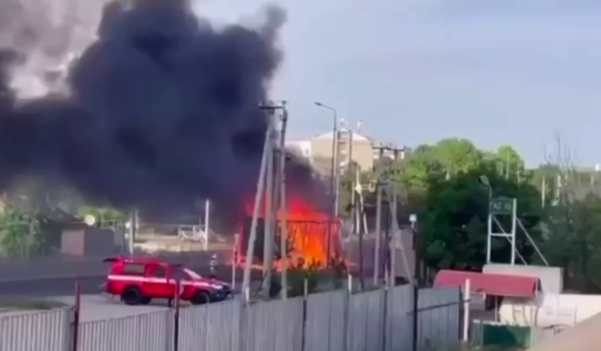 Грузовик с 5 тоннами спичек сгорел при пожаре в Шымкенте (ВИДЕО)