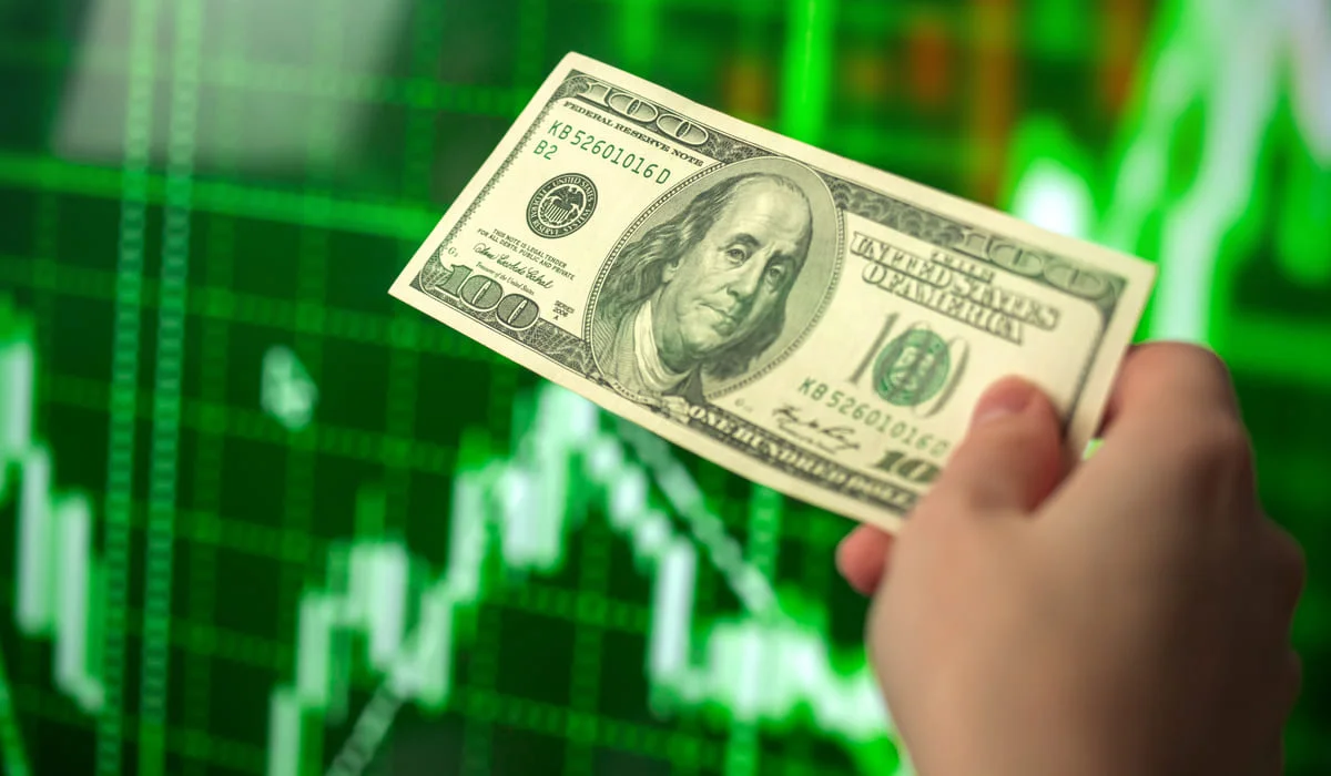 Курс доллара снизился на 3 тенге на казахстанской бирже