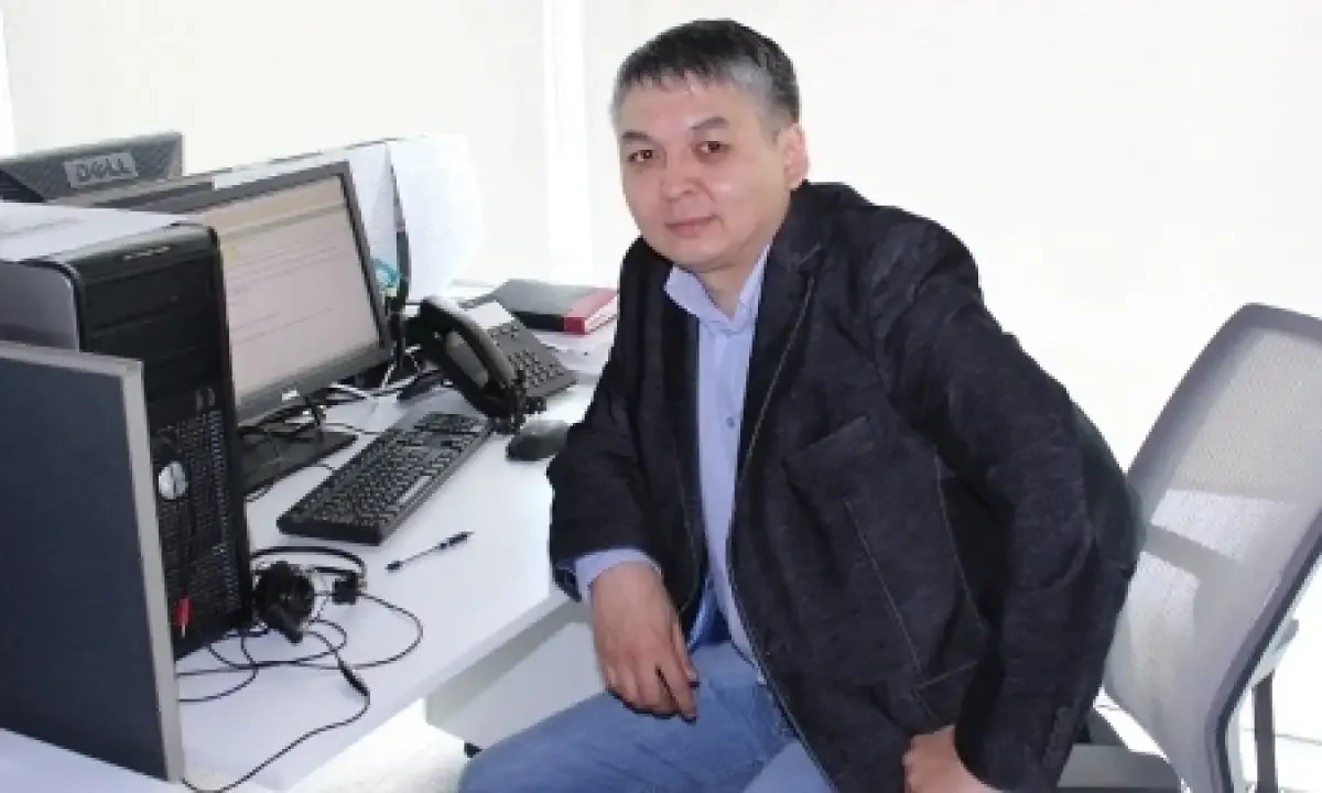 Скончался известный казахстанский журналист Диас Ахметшарип