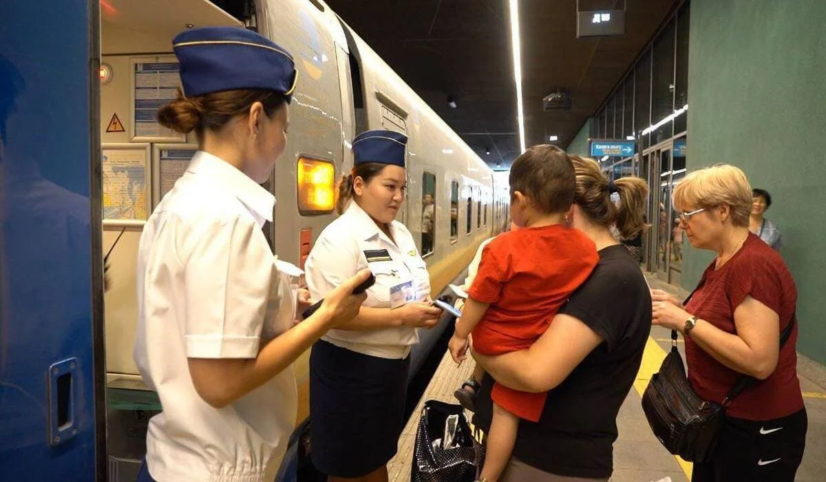 До какого возраста дети могут бесплатно ездить на поезде в Казахстане