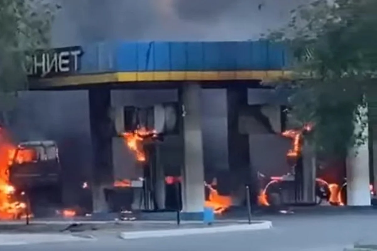 Мощный взрыв на АЗС в Кульсары: двое погибли, 12 человек пострадали