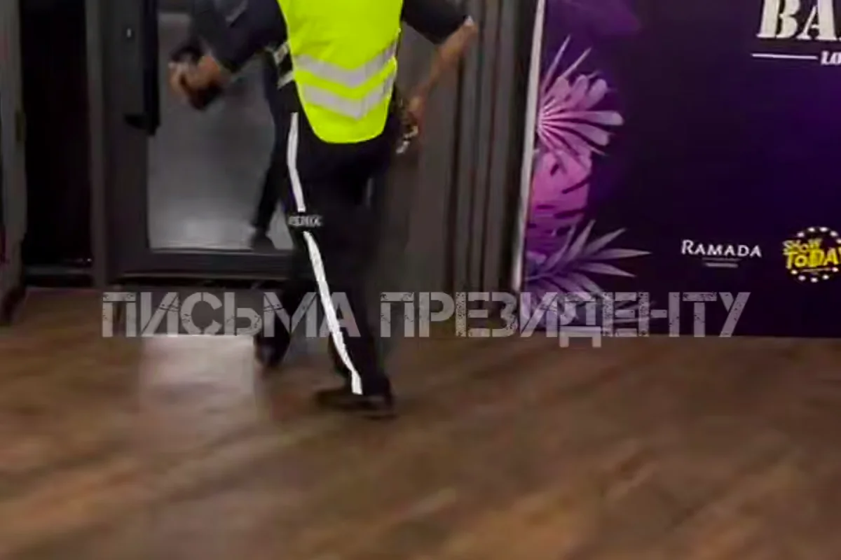 Веселящий газ продавали рядом с акиматом Туркестанской области (ВИДЕО)