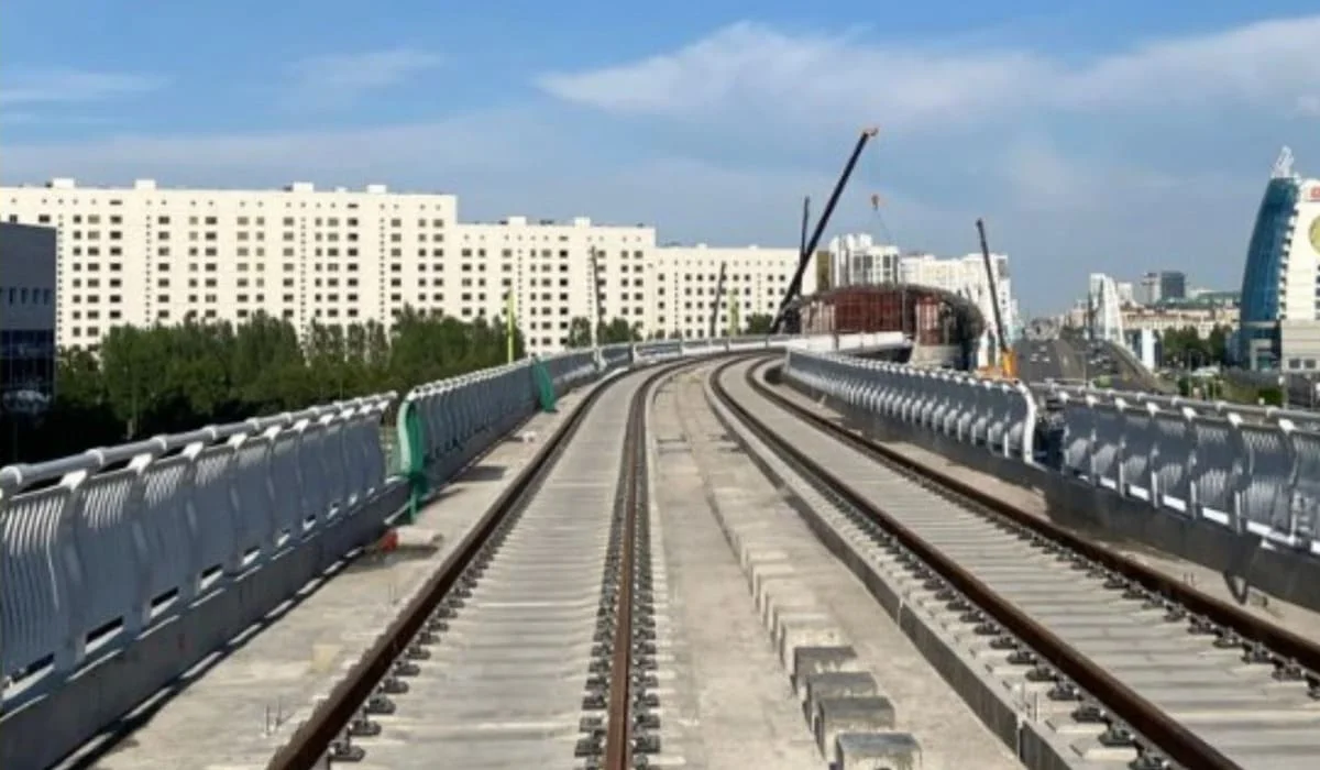 Укладку 50% рельсовой линии LRT завершили в Астане