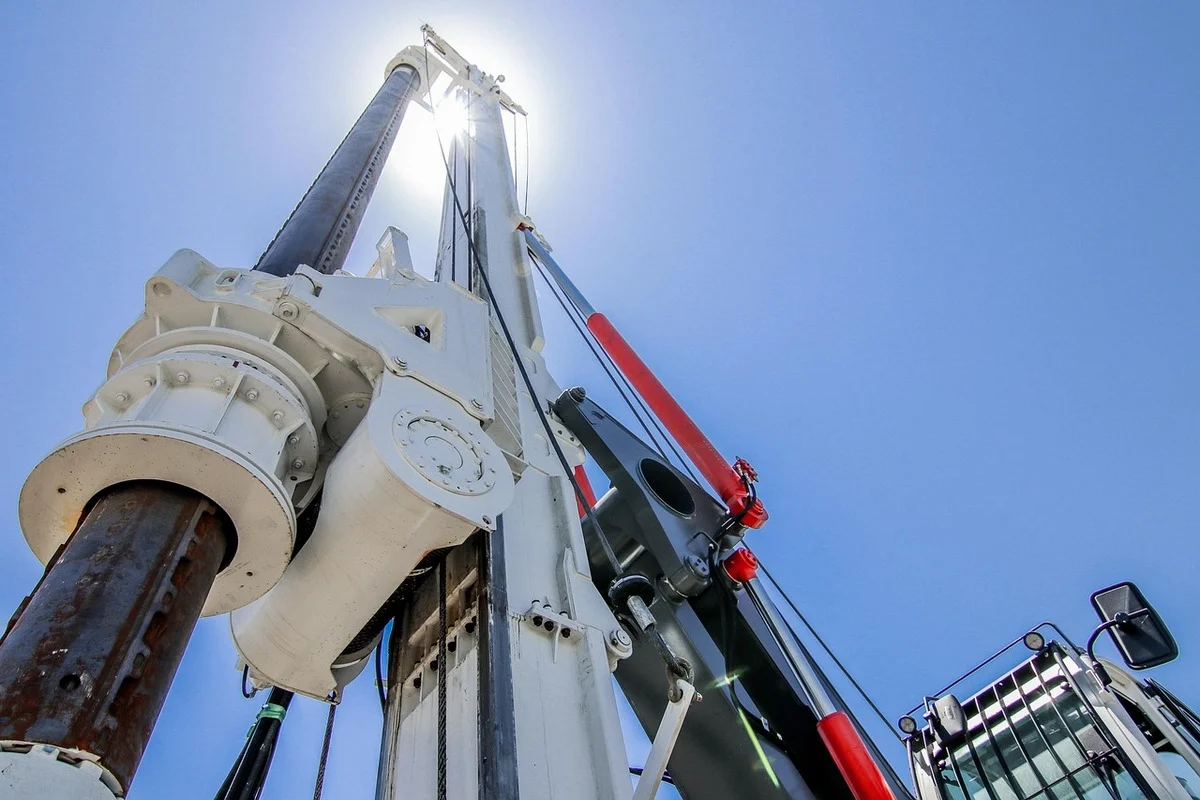 Иран спешно вывозит нефть из хранилищ на фоне ударов cо стороны Израиля