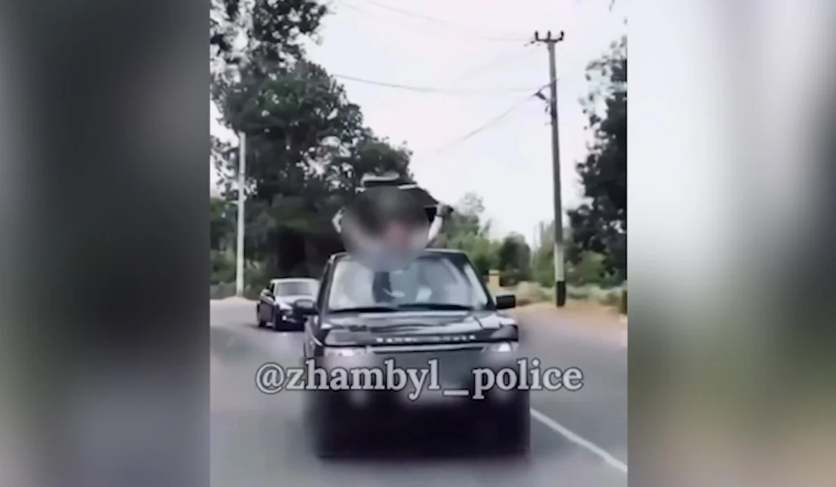 Опасную езду на дорогах устроил кортеж с выпускниками в Таразе (ВИДЕО)
