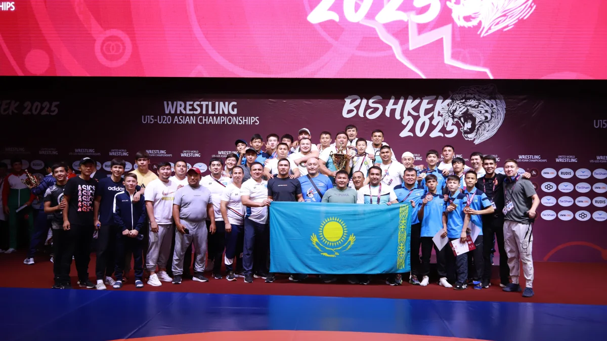 Казахстан одержал победу на чемпионате Азии по греко-римской борьбе среди юношей