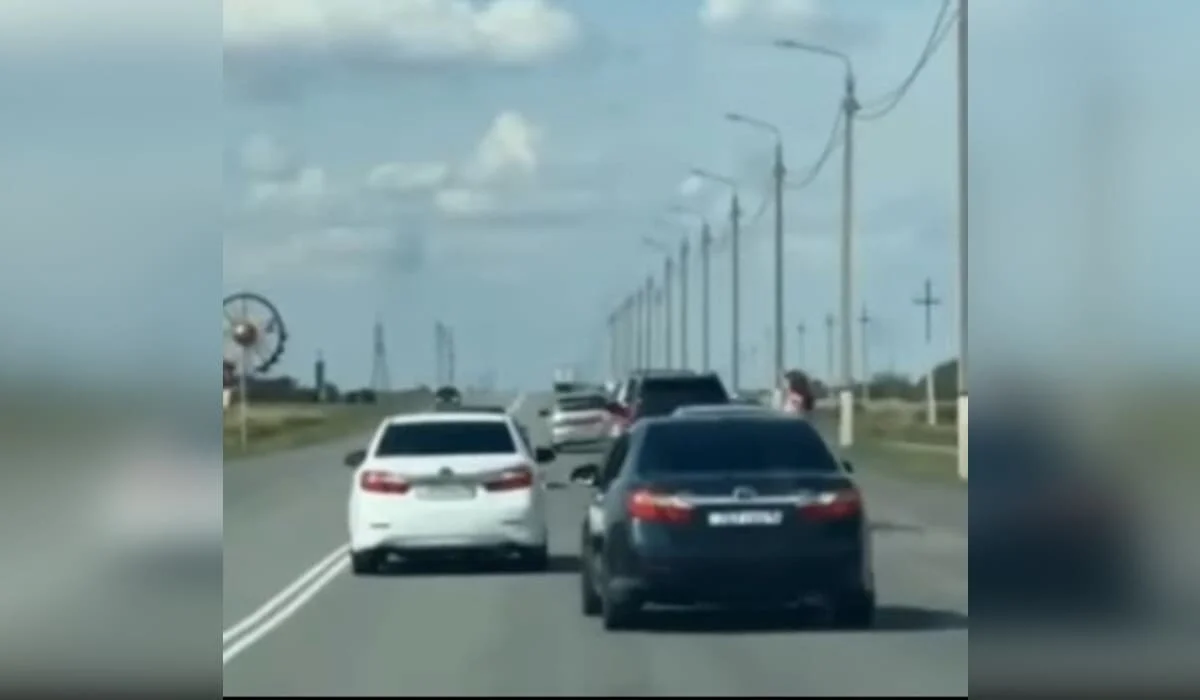 Водители свадебного автокортежа устроили экстремальное шоу в Экибастузе (ВИДЕО)