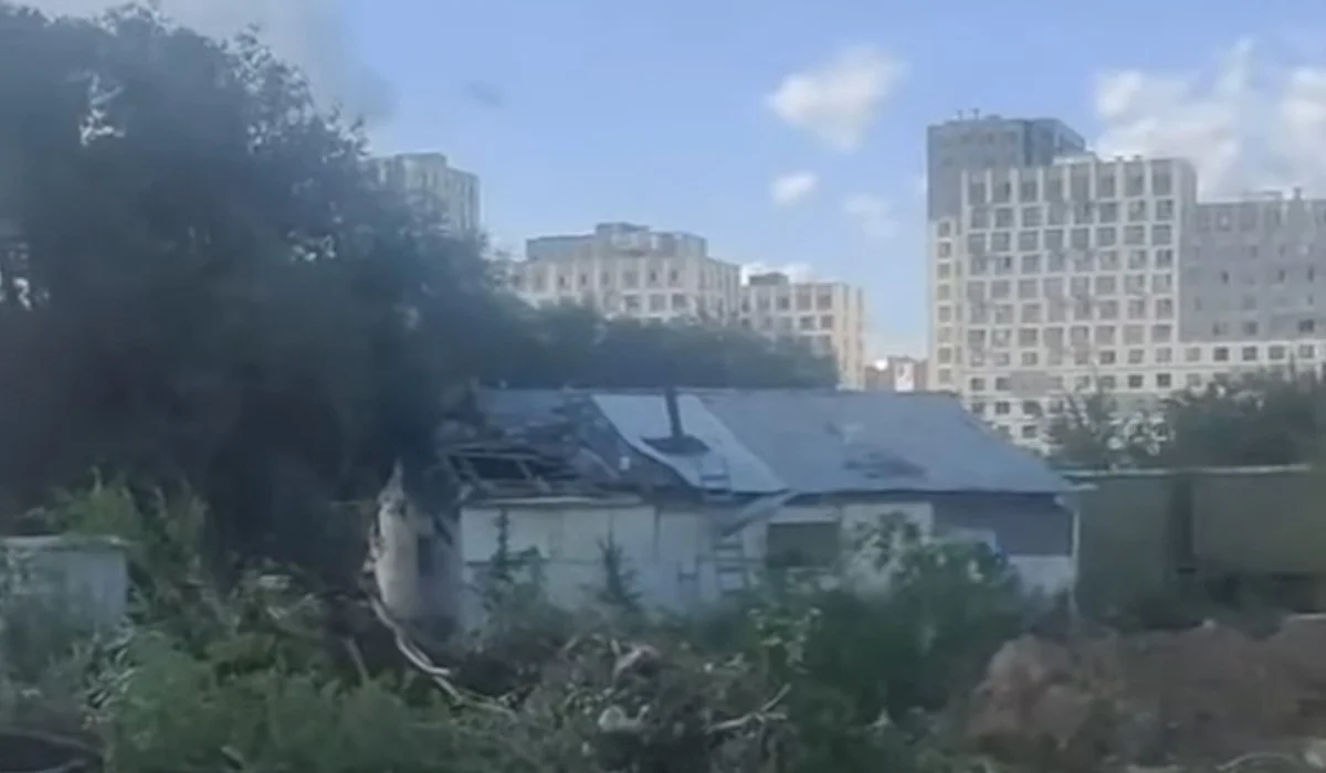 Стройкомпания начала снос дома в Астане: что говорят в акимате