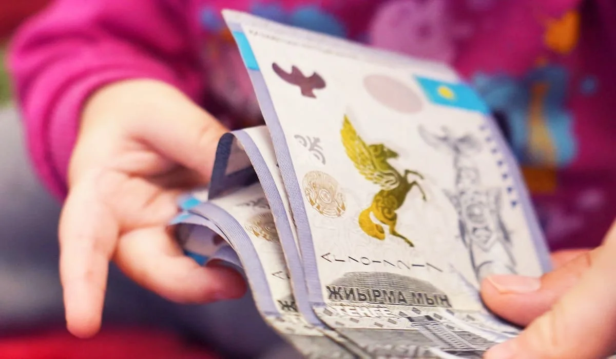 Пособиями для многодетных и награжденных матерей охвачены больше 857 тысяч казахстанцев
