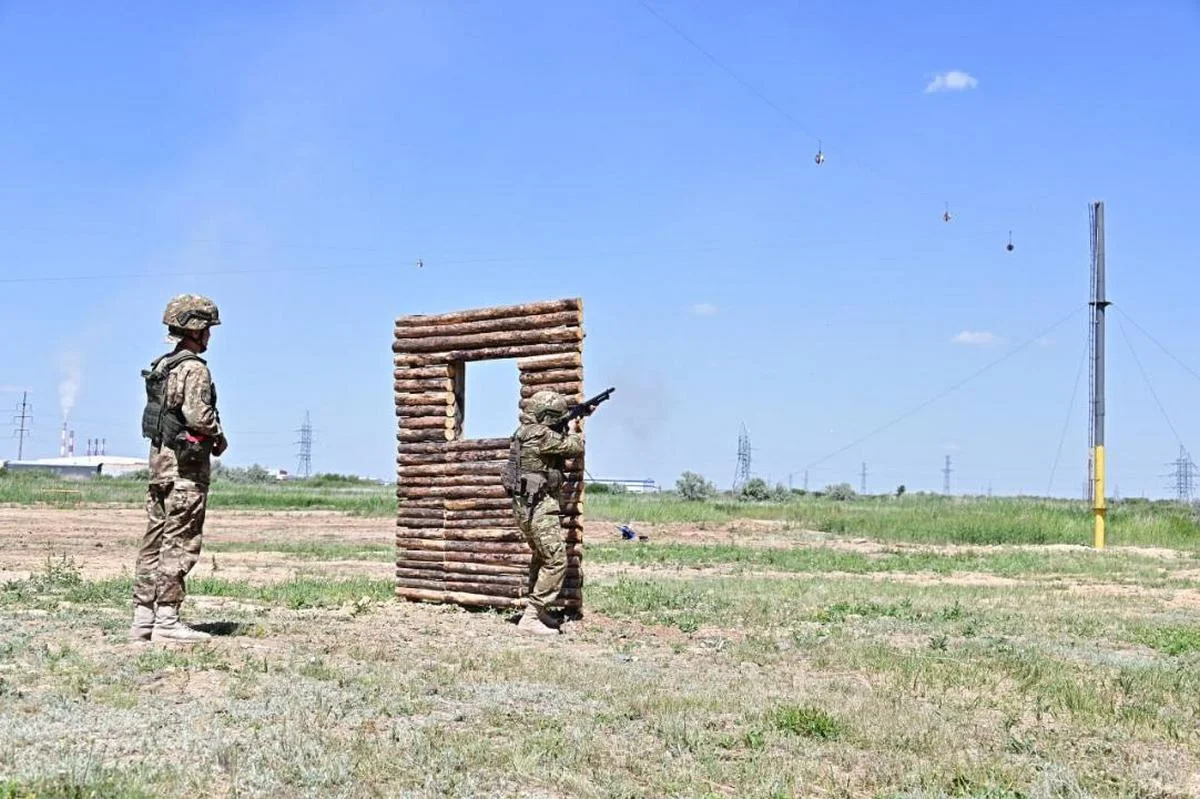 Охотники за дронами: казахстанские военные учатся сбивать беспилотники (ВИДЕО)