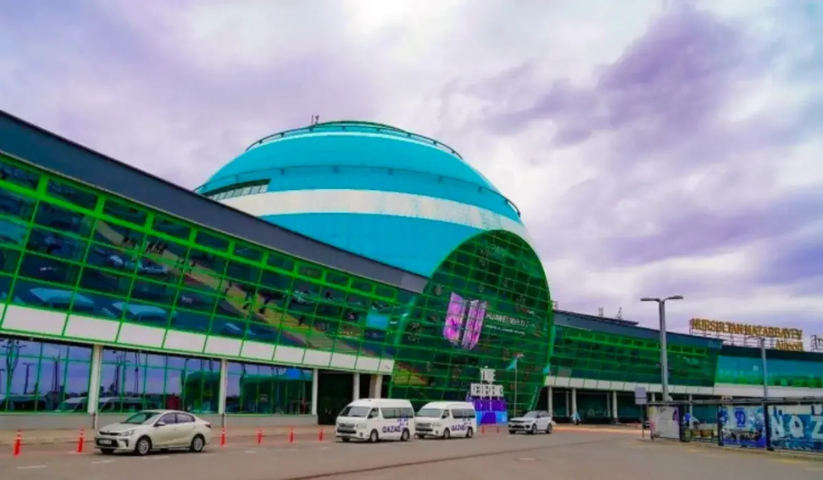Ливневка не выдержала: в аэропорту Астаны затопило терминал (ВИДЕО)