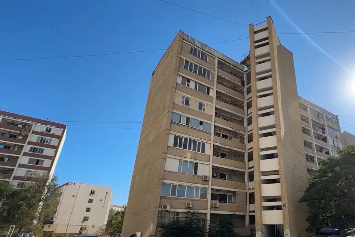 Тело молодой женщины нашли возле многоэтажки в Актау