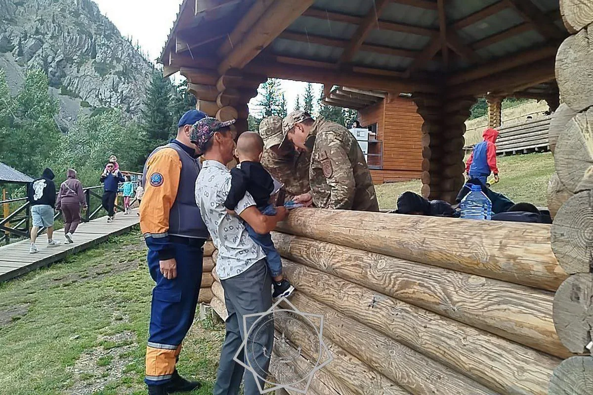 Двухлетний мальчик пропал на Кольсайских озерах в Алматинской области