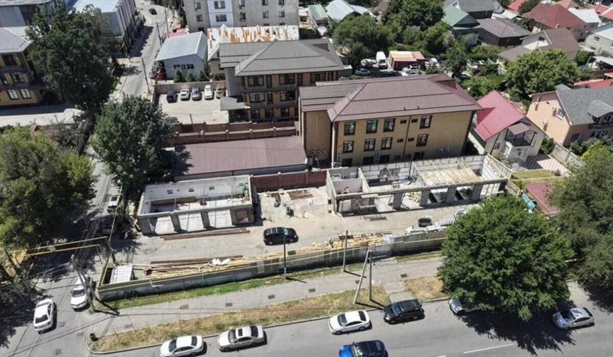 Еще одну незаконную автомойку снесли в Алматы