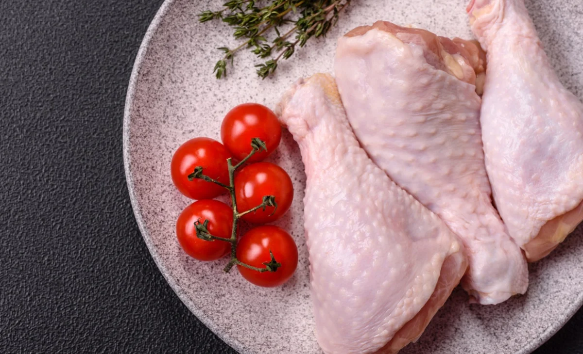 Цены на мясо кур резко выросли в Казахстане