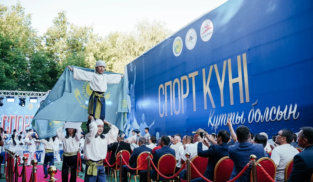 Ветеранов и лучших специалистов наградили в ЗКО ко Дню спорта