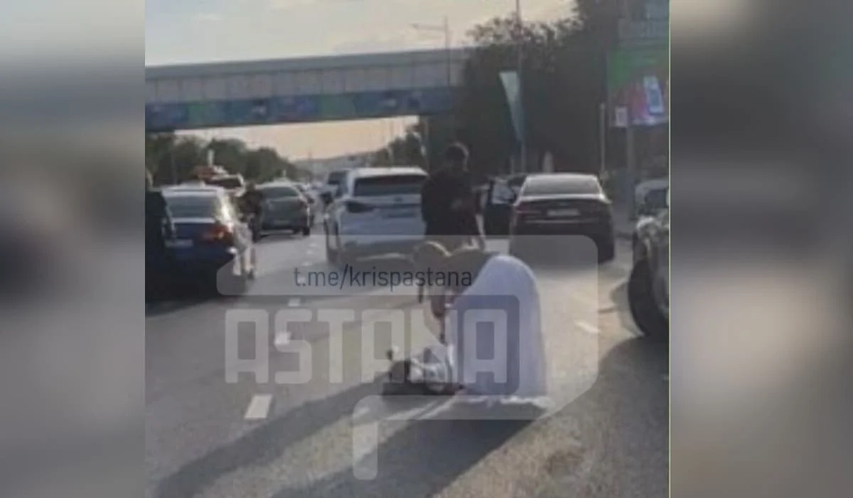 Легковушка сбила бабушку с внучкой в Актобе: пенсионерка погибла
