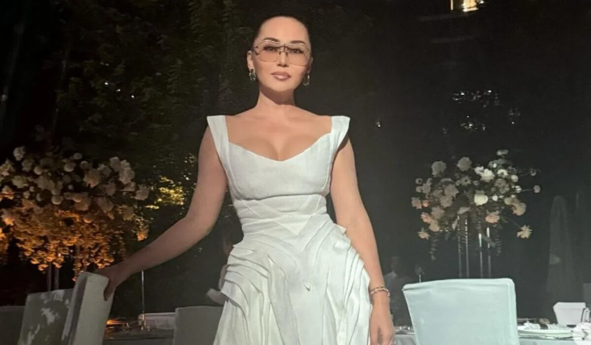 «Слишком много табу»: 51-летняя Баян Алагузова опубликовала фото в купальнике