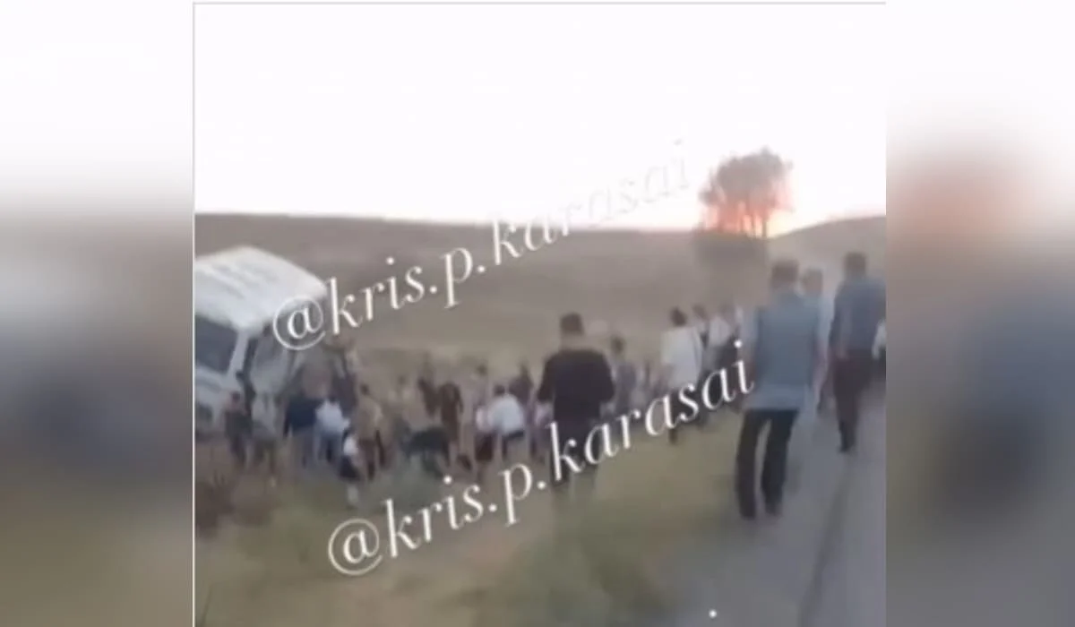 На трассе в Алматинской области легковушка врезалась в пассажирский автобус: двое погибших