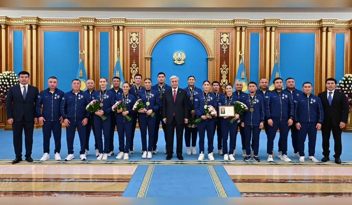 Президент Казахстана вручил ордена и медали боксерам и тренерам сборной