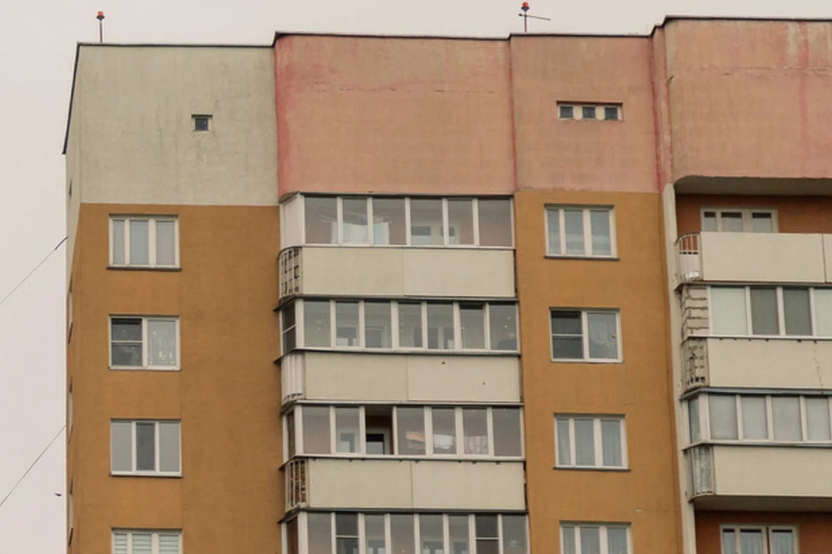Врачи борются за жизнь трехлетнего малыша, упавшего с пятого этажа в Петропавловске