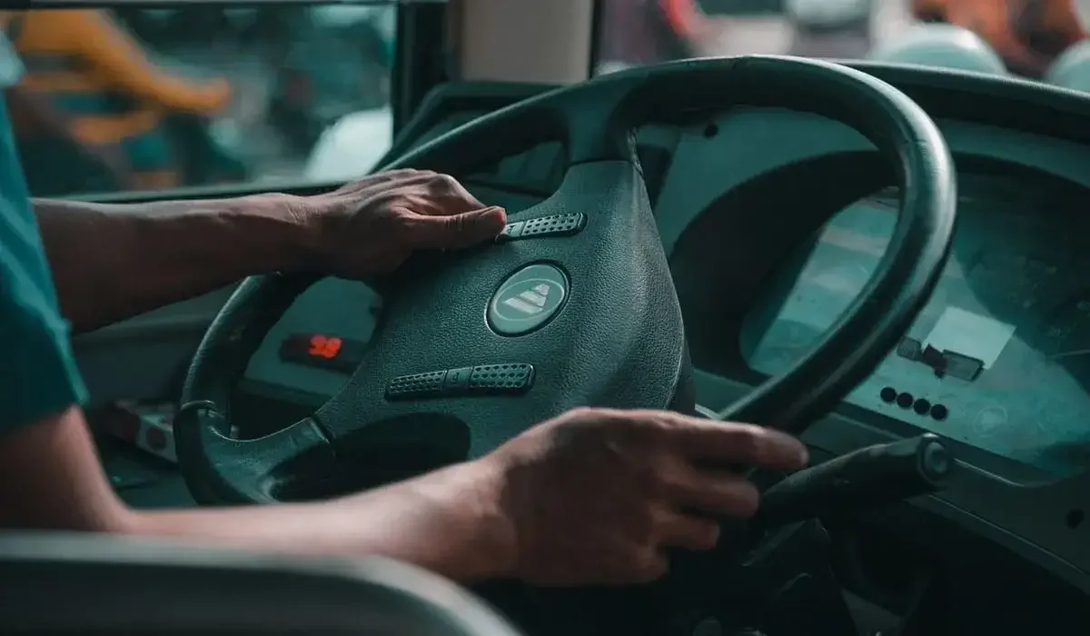 Автобус задел KIA и скрылся в Талдыкоргане: виновник отделался штрафом