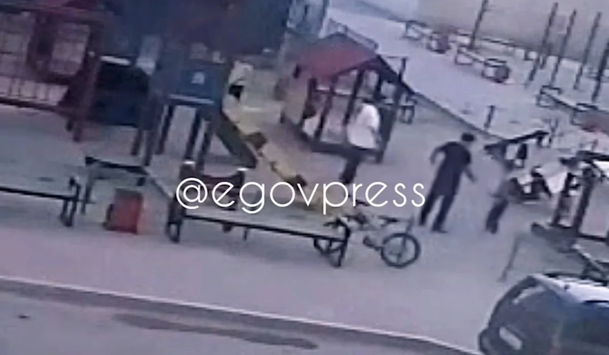 Неизвестный избил 9-летнего мальчика во дворе в Атырау (ВИДЕО)