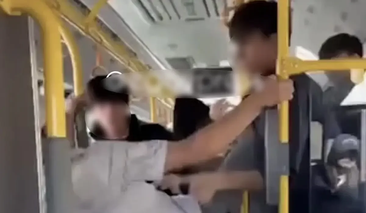 Мордобой в автобусе в Астане: полиция наказала участников драки
