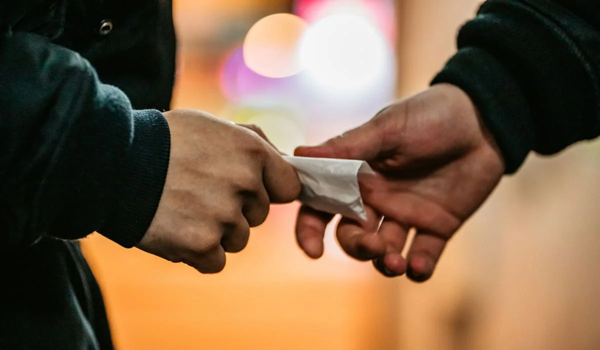 Подростка с сотнями свертков мефедрона задержали в Рудном