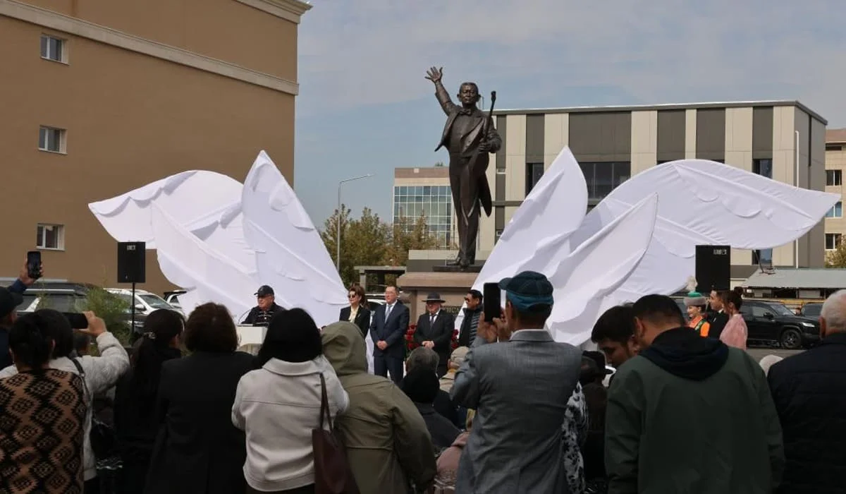 Президент направил поздравление по случаю открытия памятника Нургисе Тлендиеву