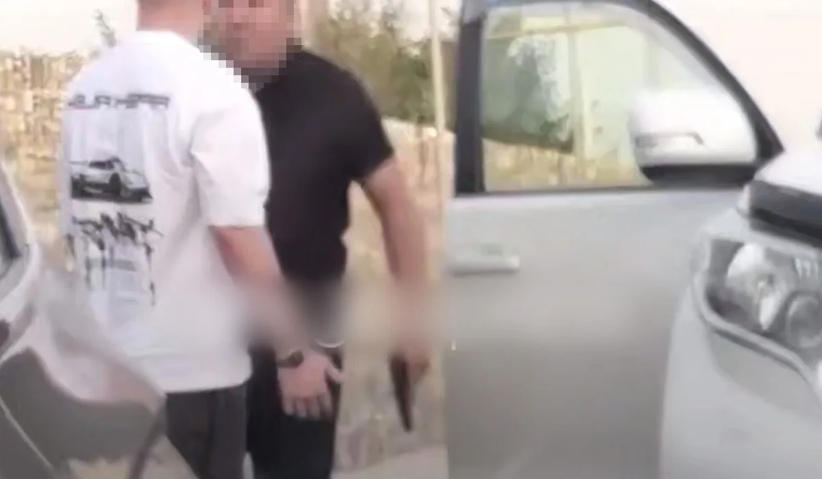 «Вышел с пистолетом»: водитель внедорожника спровоцировал скандал на трассе в Алматы (ВИДЕО)