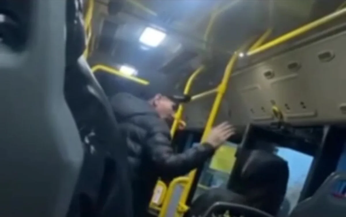 Мужчина ударил школьницу в автобусе в Петропавловске: возбуждено уголовное дело
