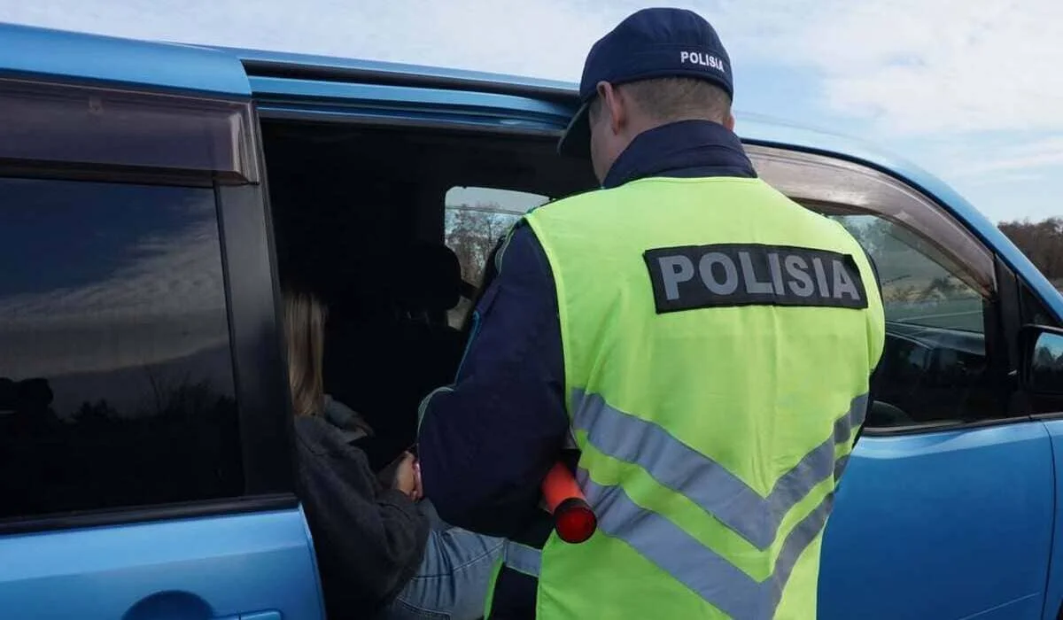 Жителя Астаны на Toyota Alphard поймали за перевозку шестерых пассажиров в Костанае (ВИДЕО)
