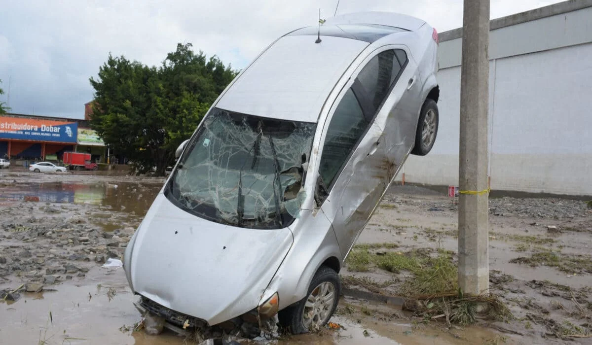 Десятки погибших и тысячи пострадавших от масштабного наводнения в Мексике