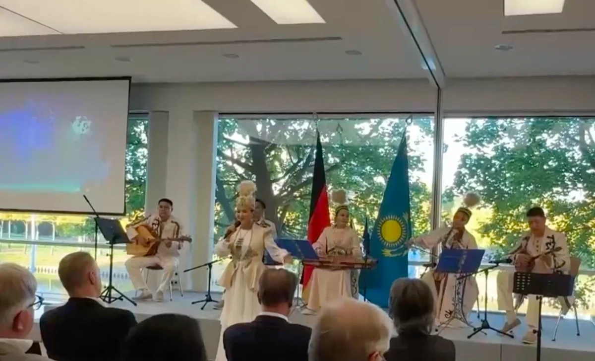 От Курмангазы до Абая: казахская музыка покорила немецкую публику (ВИДЕО)