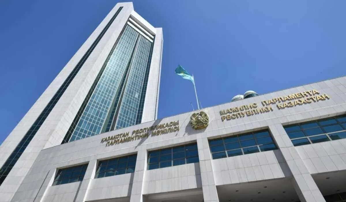 Трехлетний республиканский бюджет утвердил Мажилис