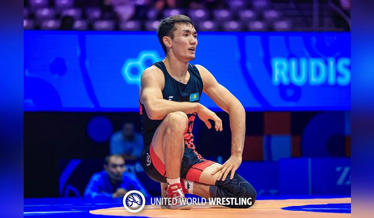 Казахстанские борцы завоевали серебро и бронзу на молодежном чемпионате мира
