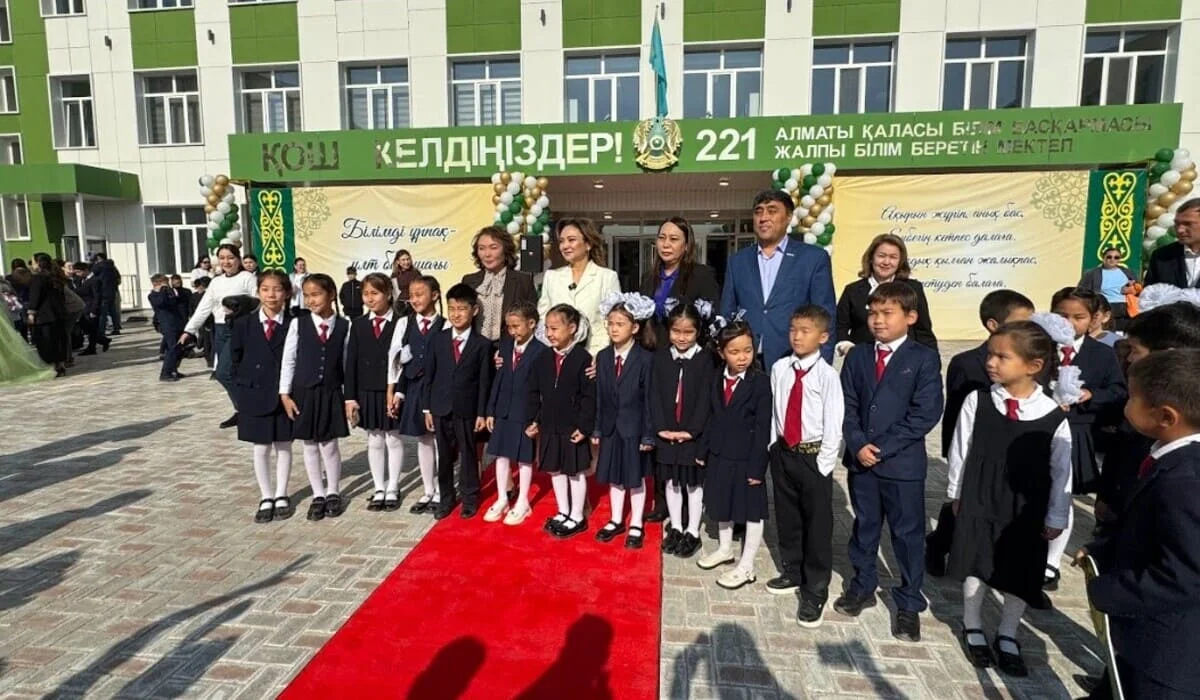 Ко Дню Республики в Алматы открыли четыре новые школы – «AMANAT» выполняет обещания