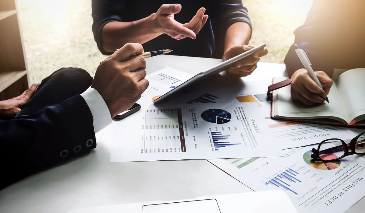 Кто и за что получил от государства безвозмездно по 1,5 млн тенге