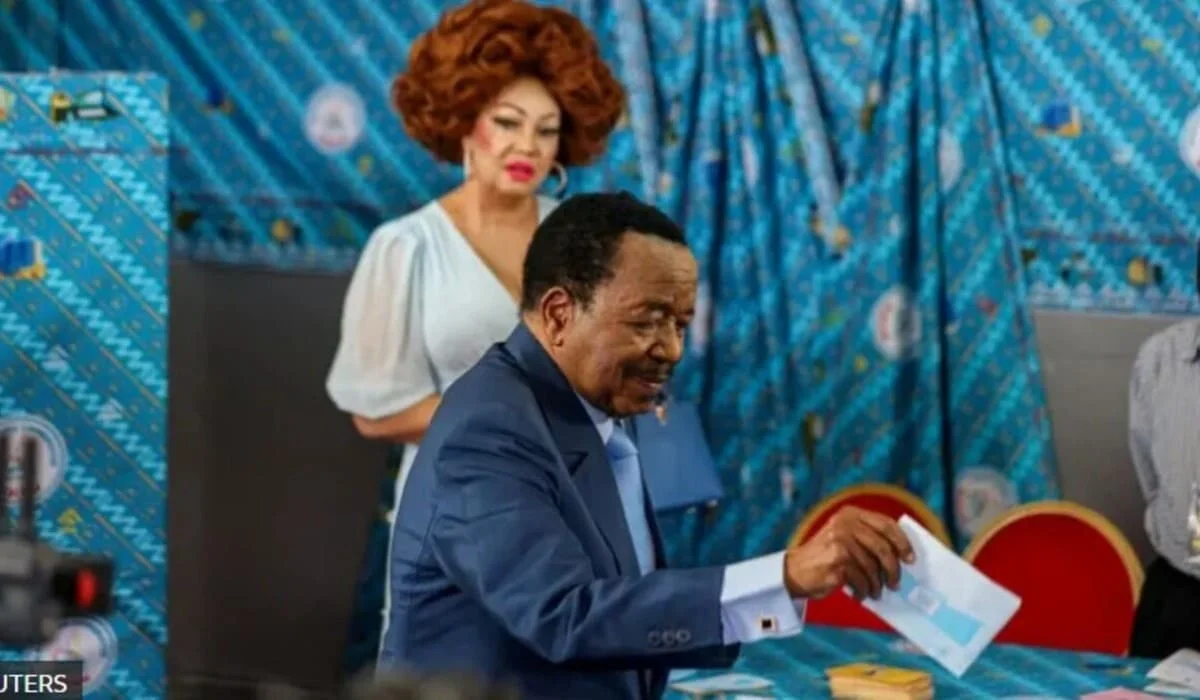 Самый старый президент в мире переизбрался на восьмой срок в Камеруне