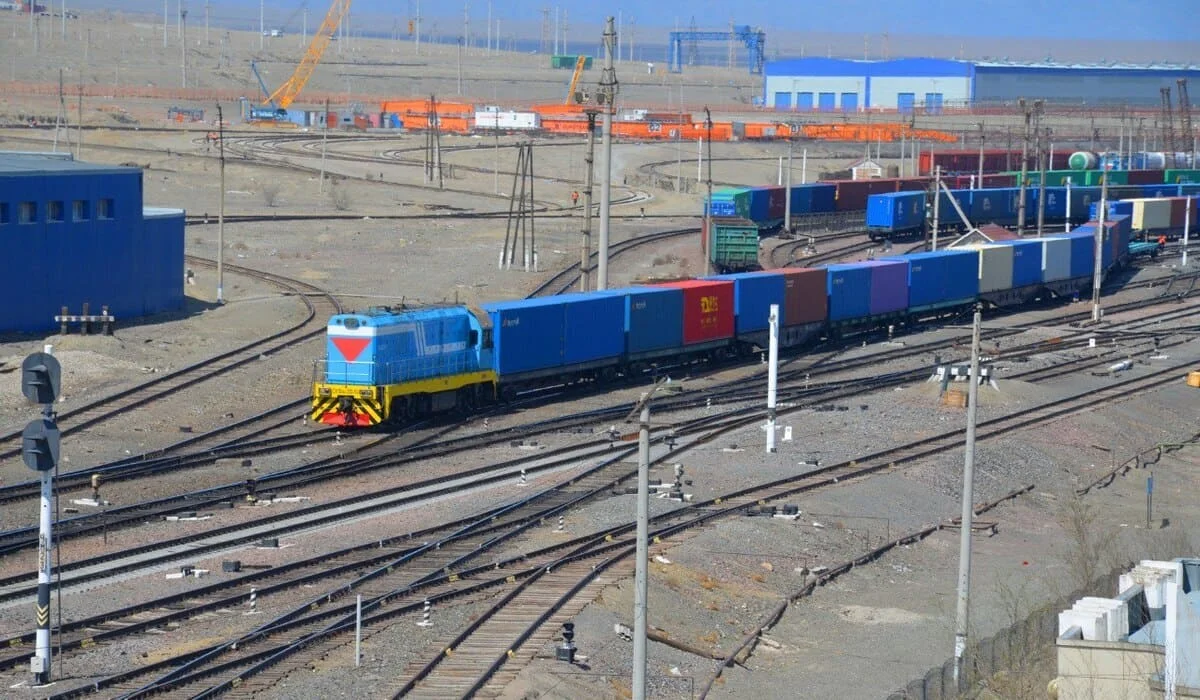 Скопление 3 тысяч вагонов на границе с Китаем объяснили в КТЖ