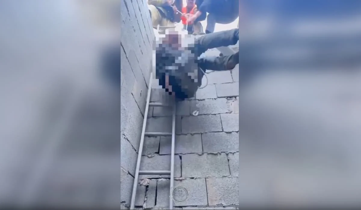 Упавшего в 4-метровую яму мужчину спасли в Алматинской области (ВИДЕО)