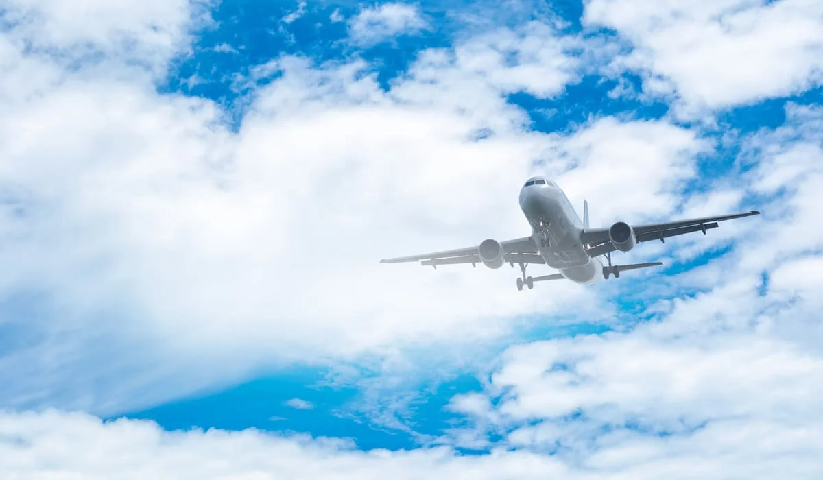 Летевший в Костанай самолет FlyArystan вернулся в Астану